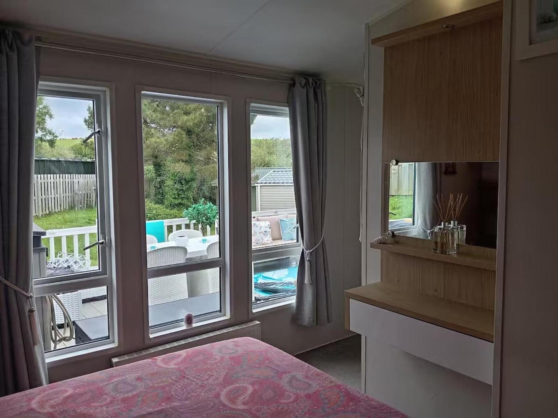 Poppy'S Retreat - Lodge In The Valley Of Porth Newquay (Cornwall)